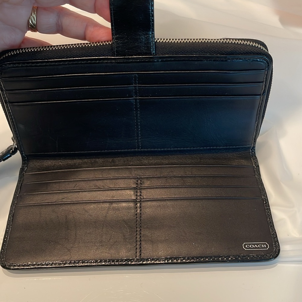 Coach Signature Stripe Accordian Zip Around Wallet card slots black on tan used‎ - Picture 7 of 11